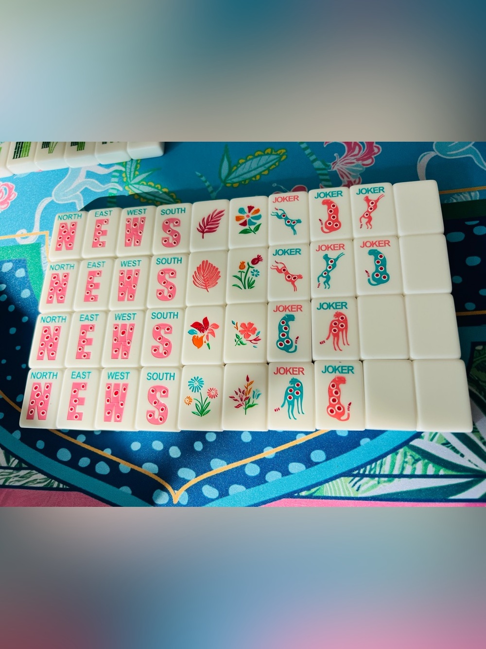 Leopard Themed White and Pink Single Layer Acrylic Engraved Mahjong Tile Set - Picture 5 of 5
